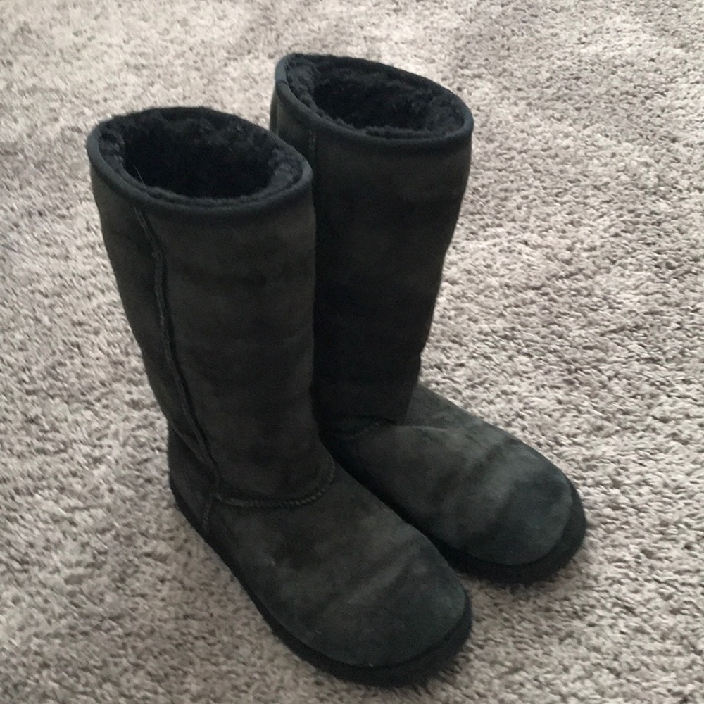 Black tall Uggs